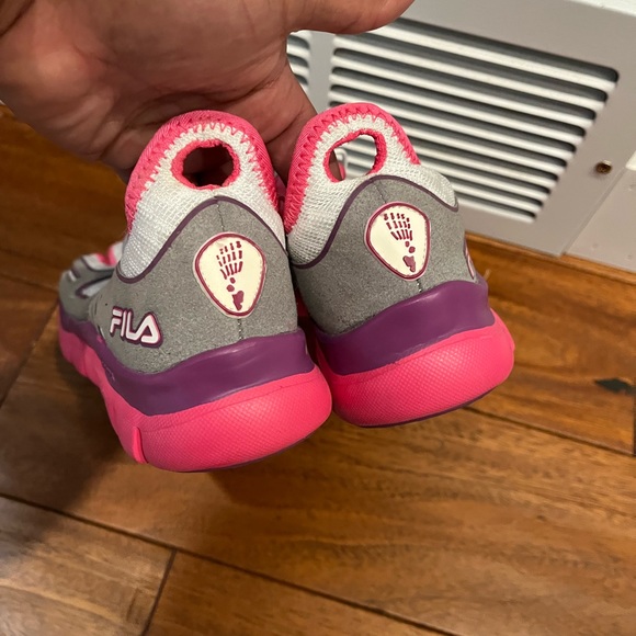 FILA SKELETOES SHOES SZ 6 - Picture 4 of 6